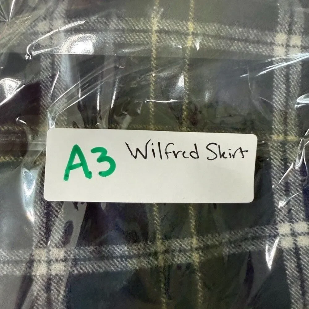 Aritzia please see